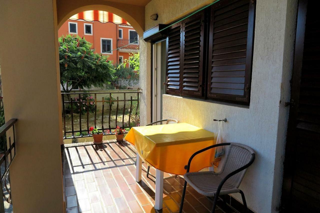 Lili Apartment Rovinj Bagian luar foto