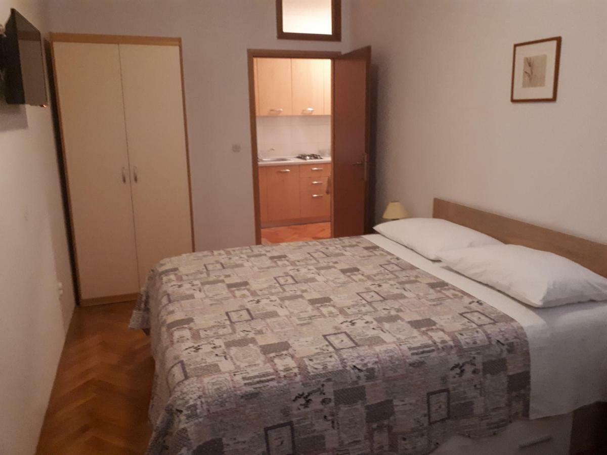 Lili Apartment Rovinj Bagian luar foto