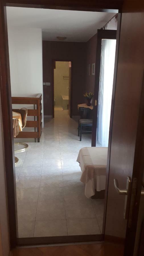 Lili Apartment Rovinj Bagian luar foto