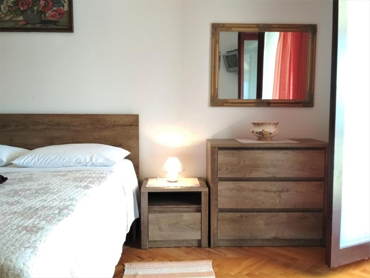 Lili Apartment Rovinj Bagian luar foto